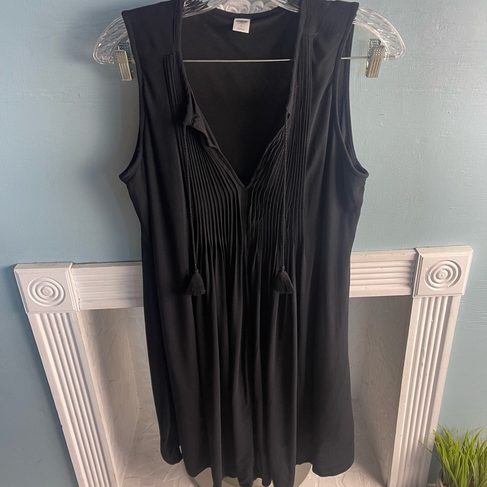 Old Navy Classic Black Sleeveless Flowy Dress With Tassel Ties